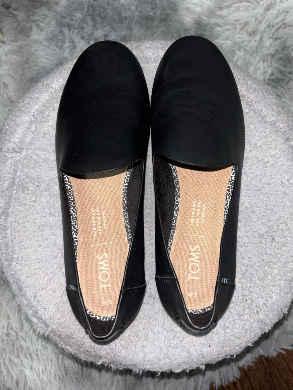 Toms Black Slip-On Flats with Subtle Leopard Lining